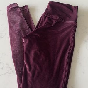 Lululemon size 6 Velvet leggings 28”